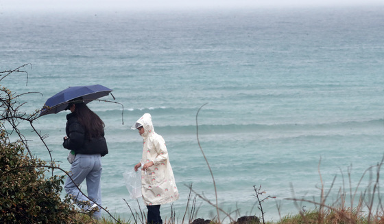 [오늘의 날씨]제주(15일, 수)…오전까지 '비'