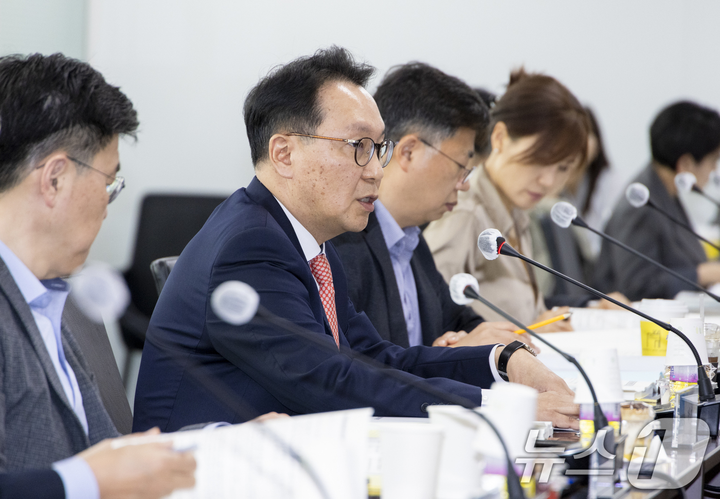 (서울=뉴스1) = 박민수 보건복지부 제2차관이 27일 서울 서초구 국제전자센터에서 열린 '2025년 제6차 건강보험정책심의위원회'에서 발언하고 있다. (보건복지부 제공. 재판매 …
