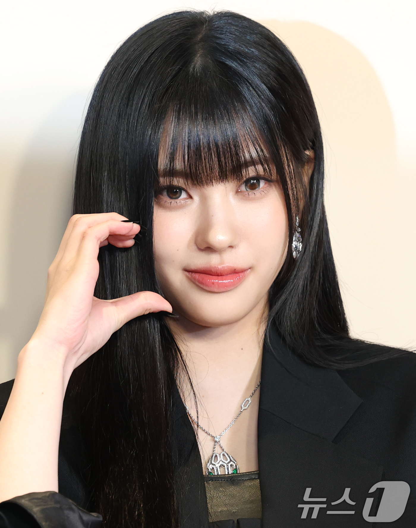 (서울=뉴스1) 권현진 기자 = 이즈나 코코가 27일 서울 종로구 푸투라 서울에서 열린 한 주얼리 브랜드 포토콜에 참석해 포즈를 취하고 있다. 2025.3.27/뉴스1