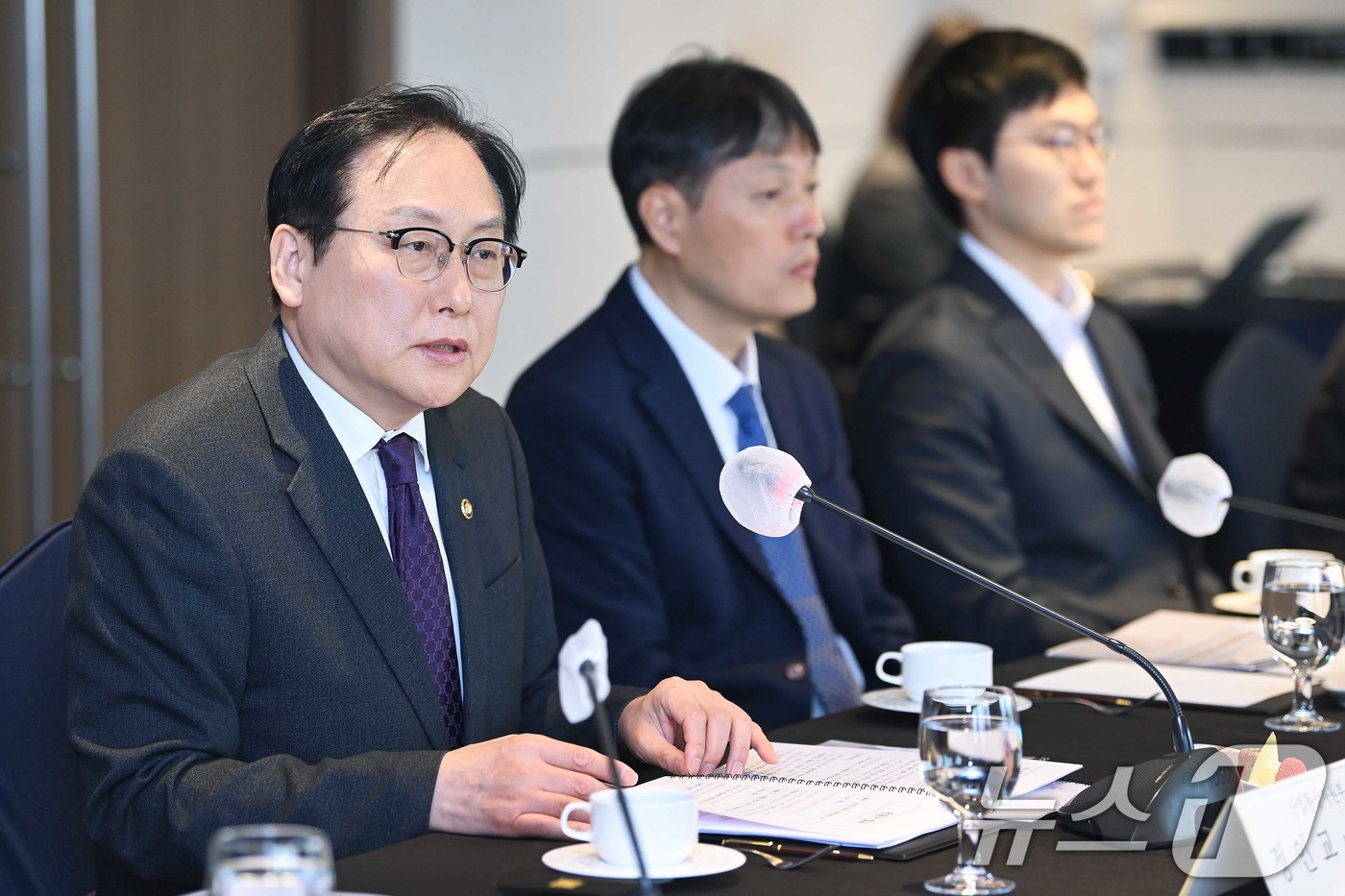 (서울=뉴스1) 이연주 기자 = 정인교 산업통상자원부 통상교섭본부장이 28일 서울 중구 롯데호텔에열린 '제1회 중앙아시아 정책 포럼'에 참석해 인사말을 하고 있다. (산업통상자원부 …