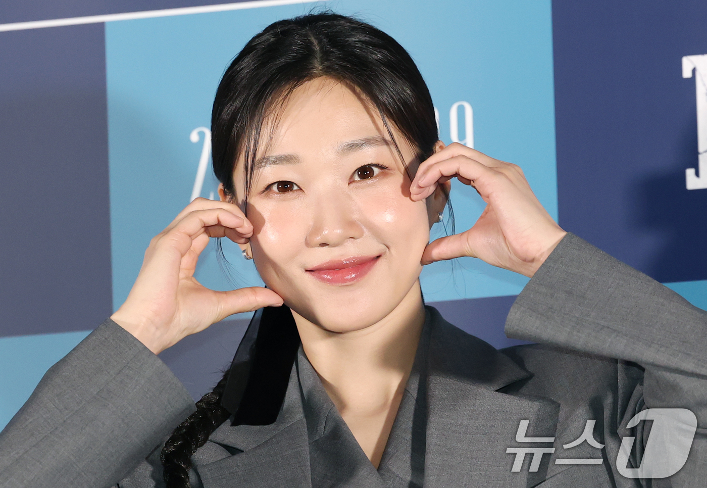 (서울=뉴스１) 권현진 기자 = 배우 하윤경이 28일 서울 용산구 CGV용산아이파크몰에서에서 열린 미스터리 영화 '파란'(감독 강동인) 언론시사회에 참석해 포즈를 취하고 있다.'파 …