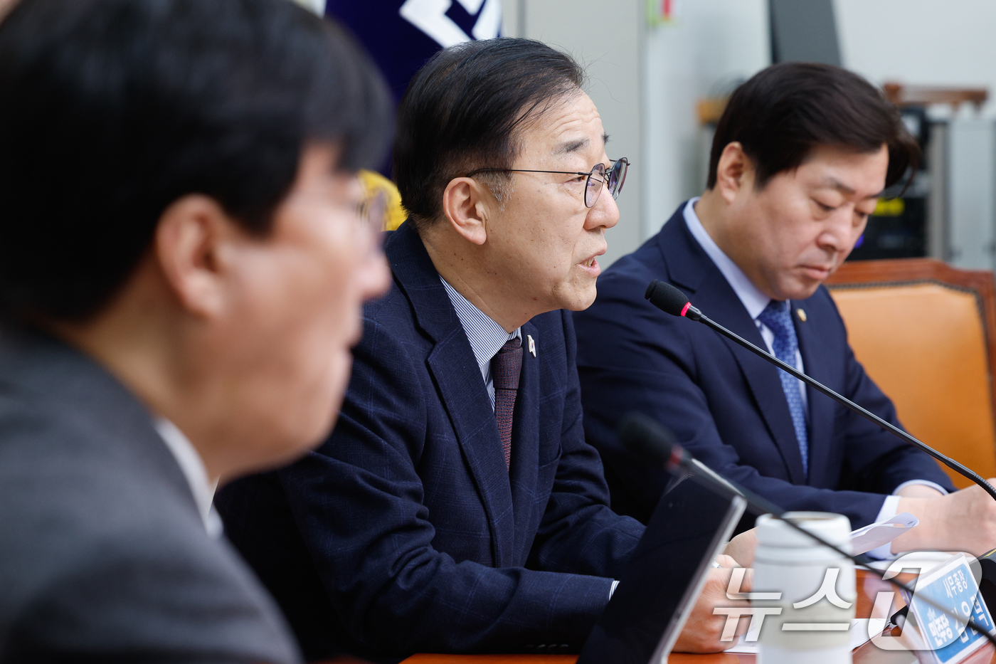 (서울=뉴스1) 안은나 기자 = 김윤덕 더불어민주당 사무총장이 3일 오전 서울 여의도 국회에서 열린 기자간담회에 참석해 모두 발언하고 있다. 2025.3.3/뉴스1