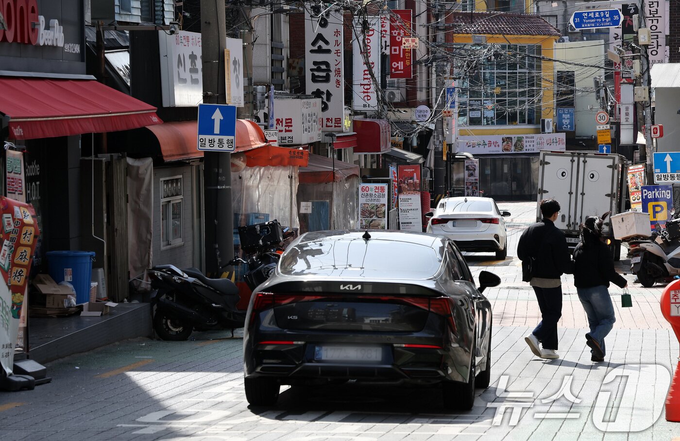 본문 이미지 - 대학가 개강을 앞둔 3일 서울 서대문구 신촌 연세로. 2025.3.3/뉴스1 ⓒ News1 이동해 기자
