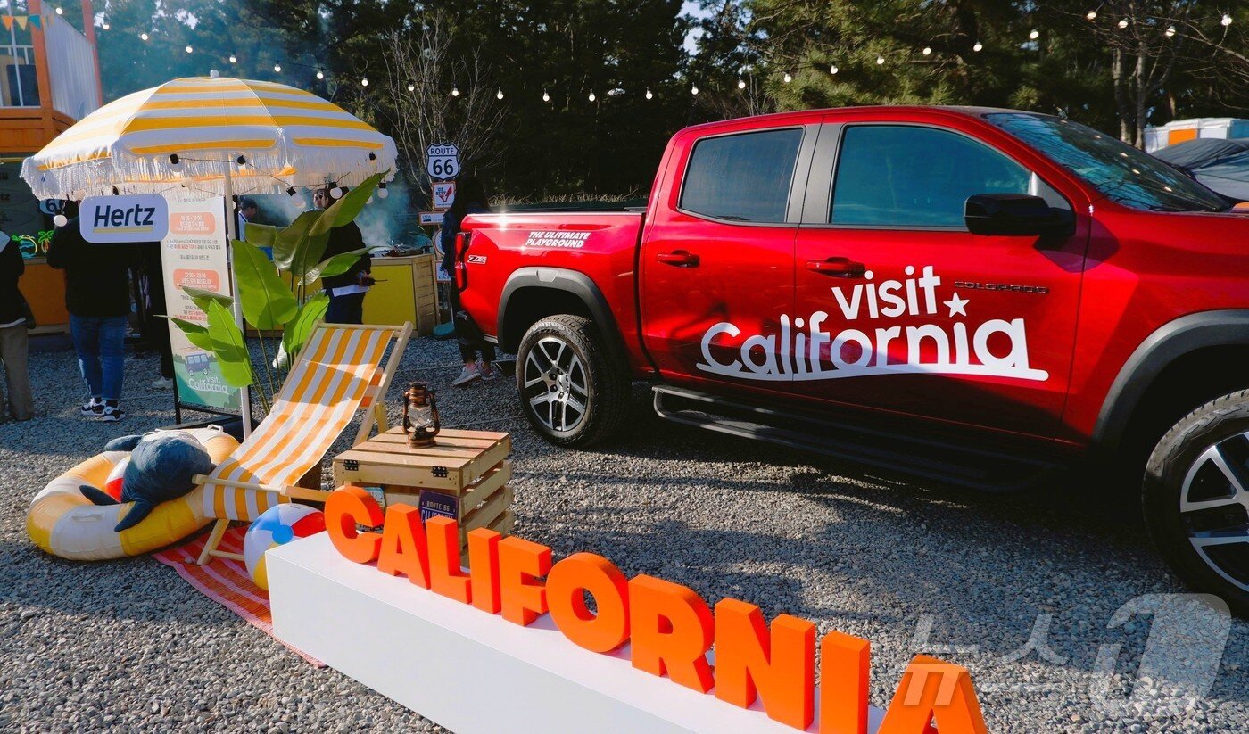 본문 이미지 -  미국 자동차 브랜드 쉐보레와 렌터카 브랜드 허츠가 마련한 포토존ⓒ 뉴스1 윤슬빈 기자