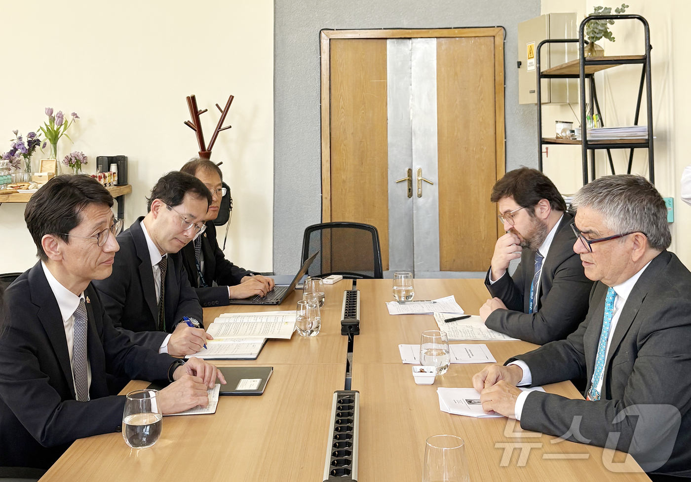 (서울=뉴스1) = 기획재정부는 김윤상 기재부 2차관이 지난 26일 미주개발은행(IDB) 연차총회 참석차 위해 칠레로 출국했다고 31일 밝혔다.제65차 미주개발은행(IDB) 연차총 …