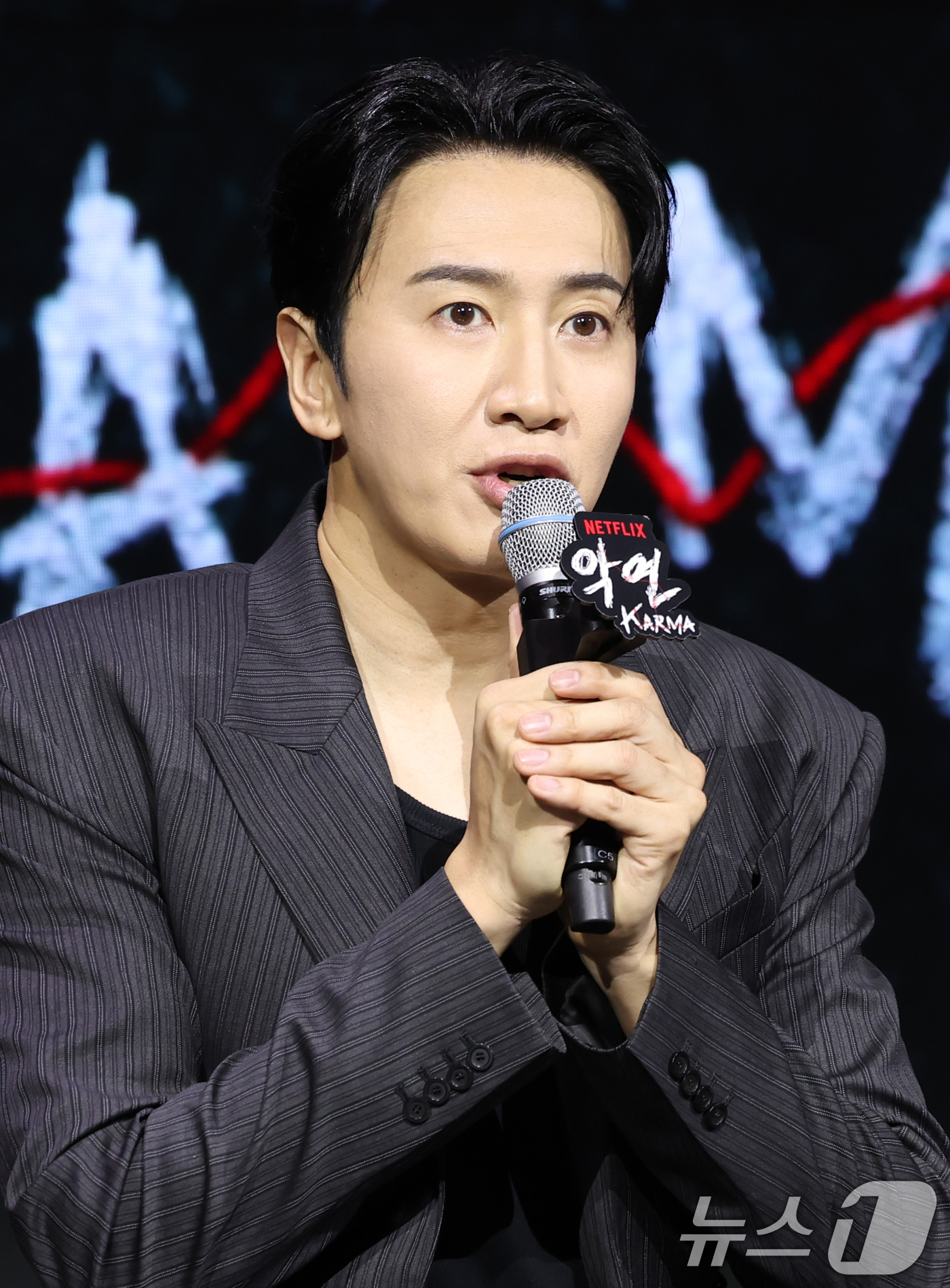 (서울=뉴스1) 권현진 기자 = 배우 이광수가 31일 서울 종로구 JW메리어트 동대문 스퀘어 서울에서 열린 넷플릭스 시리즈 '악연' 제작발표회에 참석해 인사말을 하고 있다.'악연' …