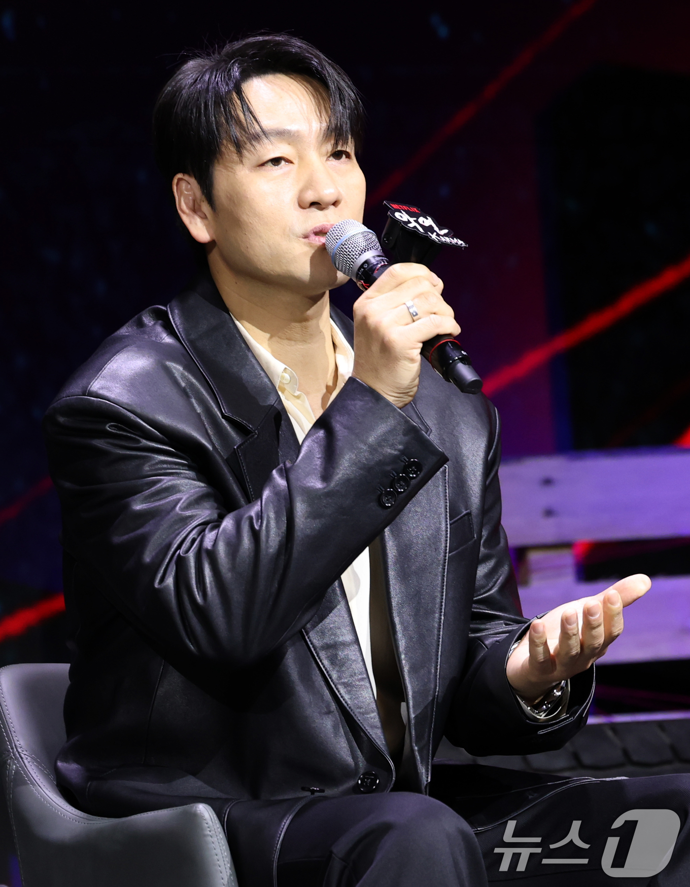 (서울=뉴스1) 권현진 기자 = 배우 박해수가 31일 서울 종로구 JW메리어트 동대문 스퀘어 서울에서 열린 넷플릭스 시리즈 '악연' 제작발표회에 참석해 인사말을 하고 있다.'악연' …