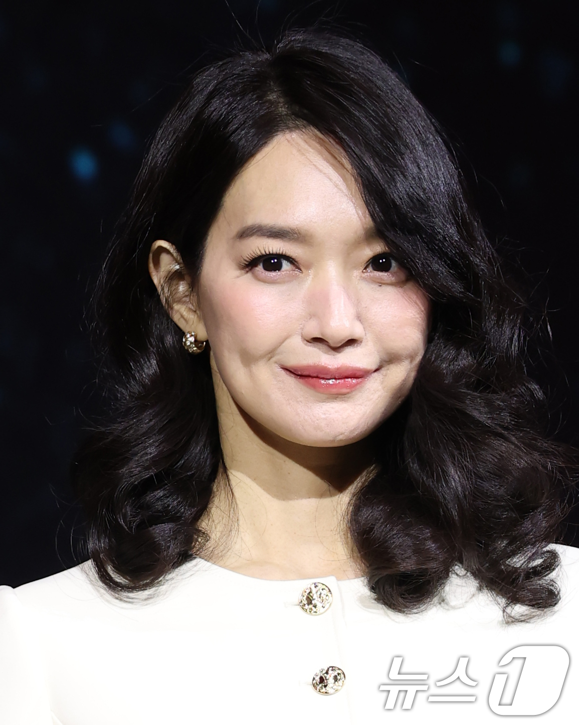 (서울=뉴스1) 권현진 기자 = 배우 신민아가 31일 서울 종로구 JW메리어트 동대문 스퀘어 서울에서 열린 넷플릭스 시리즈 '악연' 제작발표회에 참석해 포즈를 취하고 있다.'악연' …