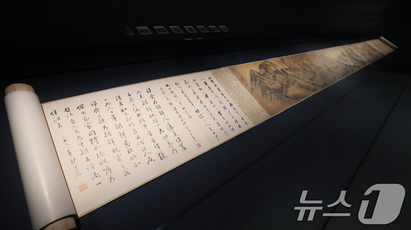 본문 이미지 - 31일 오전 경기 용인시 처인구 호암미술관에 겸재 정선의 작품이 전시돼 있다. 2025.3.31/뉴스1 ⓒ News1 김영운 기자