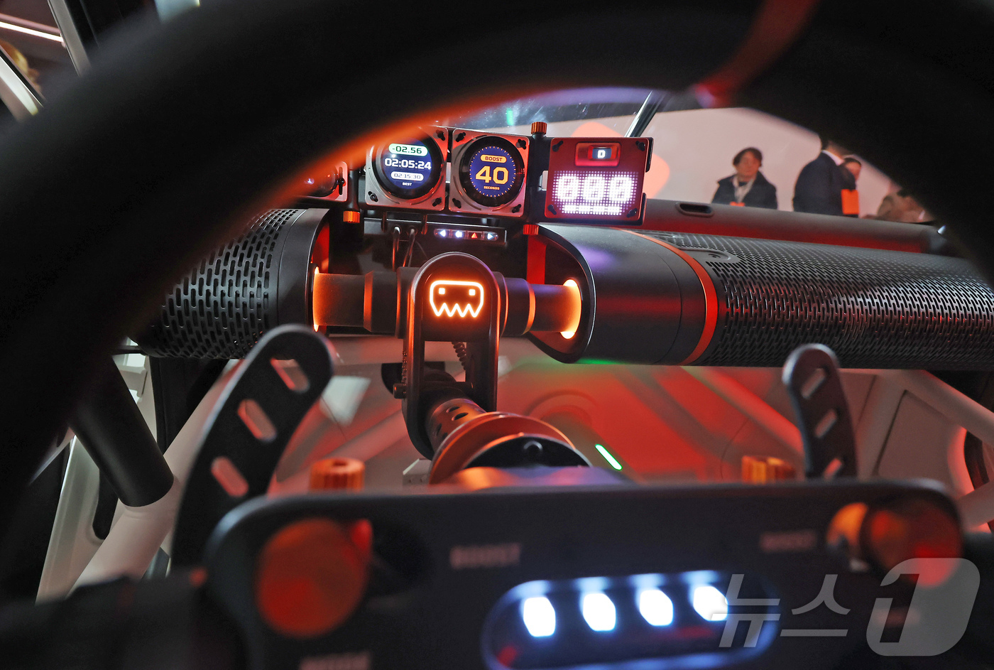 (서울=뉴스1) 장수영 기자 = 지난 31일 서울 성수동 피치스 도원에서 현대차 디자인 콘셉트카 ‘인스터로이드(INSTEROID)’가 공개되고 있다.수출형 캐스퍼 EV 모델인 ‘인 …