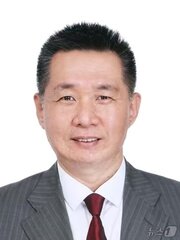 본문 이미지 - 옌량 한중일 협력사무국&#40;TCS&#41; 사회문화 담당 사무차장.&#40;황재호 교수 제공&#41;