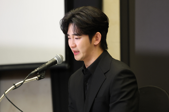 "카톡 원본 제출 거부한 김새론 유족, 왜?…'무죄' 김수현만 억울" 글 확산