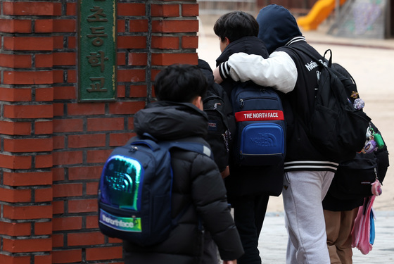 "초등학교 1학년도 카드 만든다"…카드사 '유스 고객' 쟁탈전