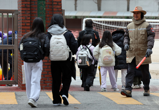 행안부, 초등학교 주변 안전 점검…위해요소 21만여 건 적발"
