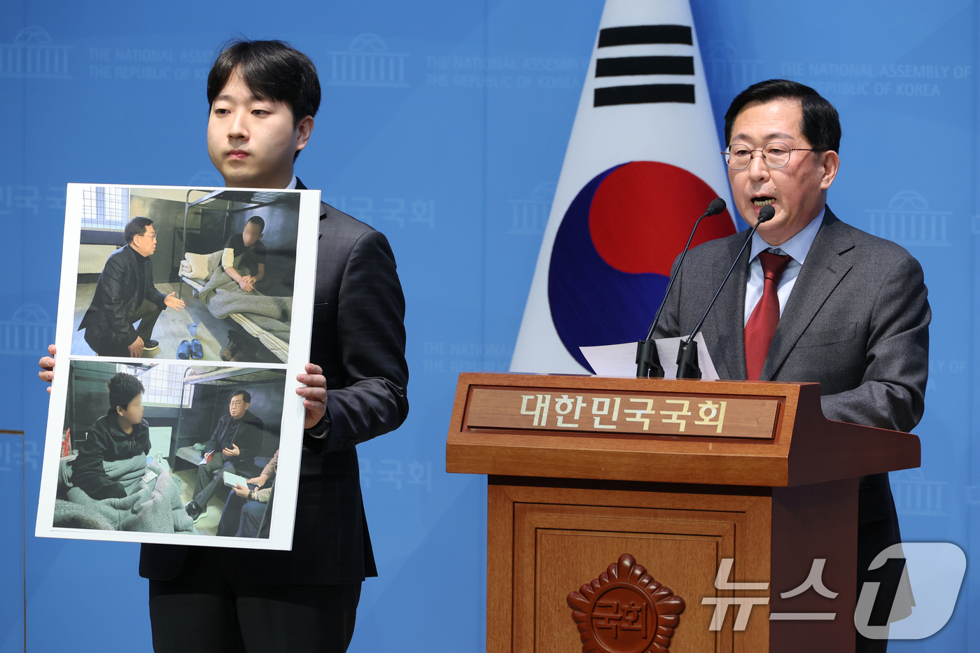 (서울=뉴스1) 이광호 기자 = 유용원 국민의힘 의원이 4일 오전 서울 여의도 국회 소통관에서 우크라이나 북한군 포로 면담 결과 기자회견을 하고 있다. 2025.3.4/뉴스1