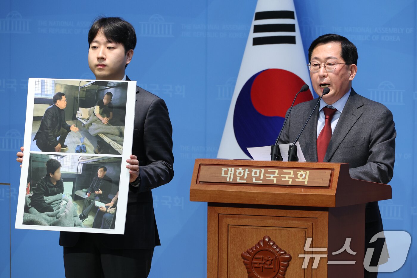 본문 이미지 - 유용원 국민의힘 의원이 4일 오전 서울 여의도 국회 소통관에서 우크라이나 북한군 포로 면담 결과 기자회견을 하고 있다. 2025.3.4/뉴스1 ⓒ News1 이광호 기자