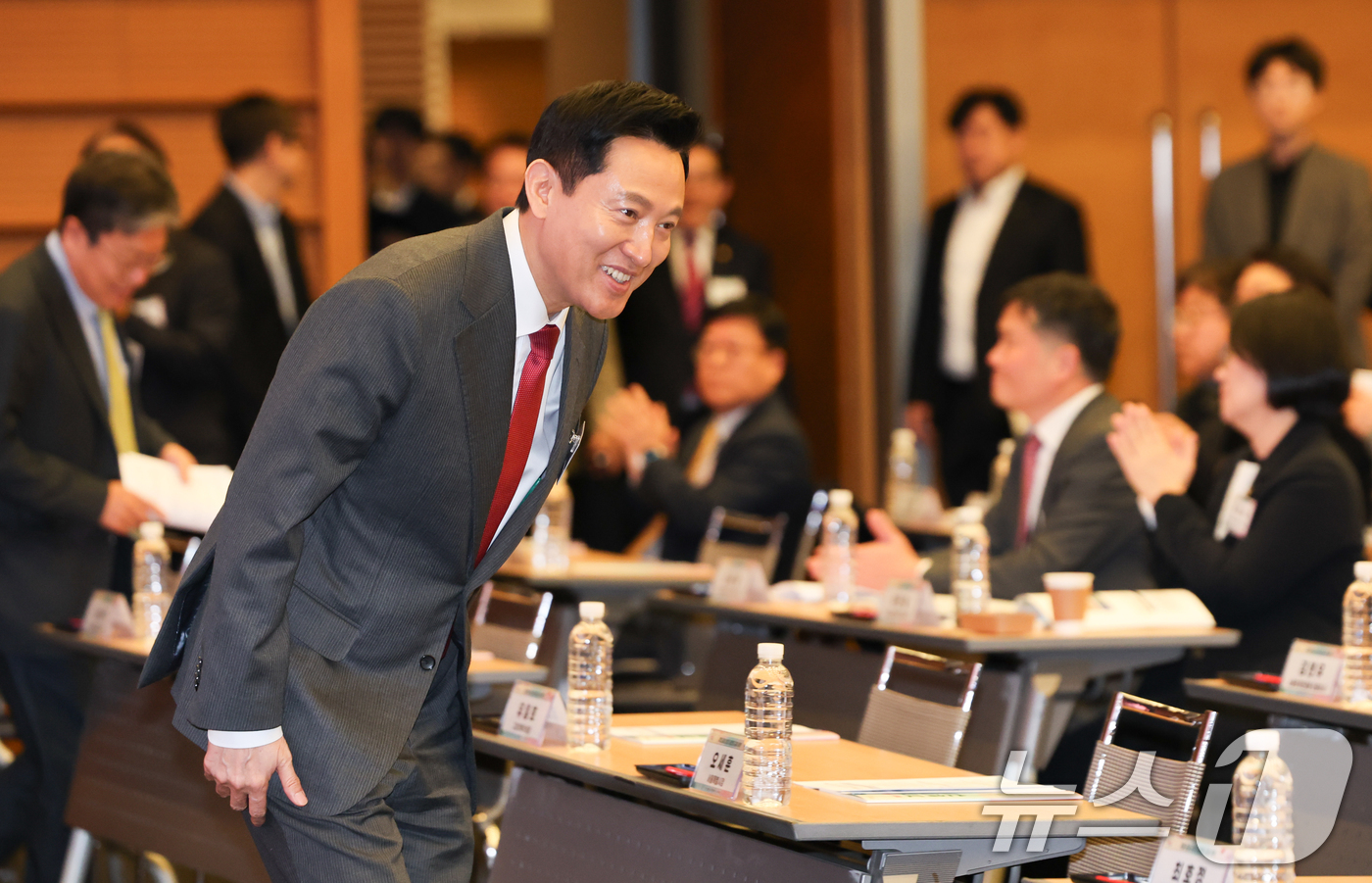 (서울=뉴스1) 허경 기자 = 오세훈 서울시장이 4일 서울 중구 대한상공회의소 국제회의장에서 열린 기업 중심 성장 지향형 규제 개혁 포럼에 참석하고 있다. 2025.3.4/뉴스1