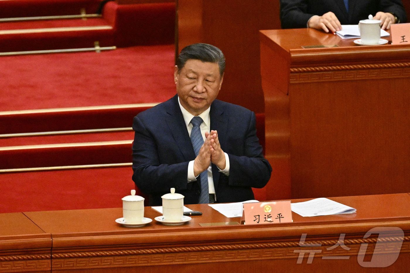 본문 이미지 - 시진핑 중국 국가주석이 4일 오후 베이징 인민대회당에서 열린 전국인민정치협상회의 개막식에 참석했다. 2025.03.04 ⓒ AFP=뉴스1 ⓒ News1 정은지 특파원