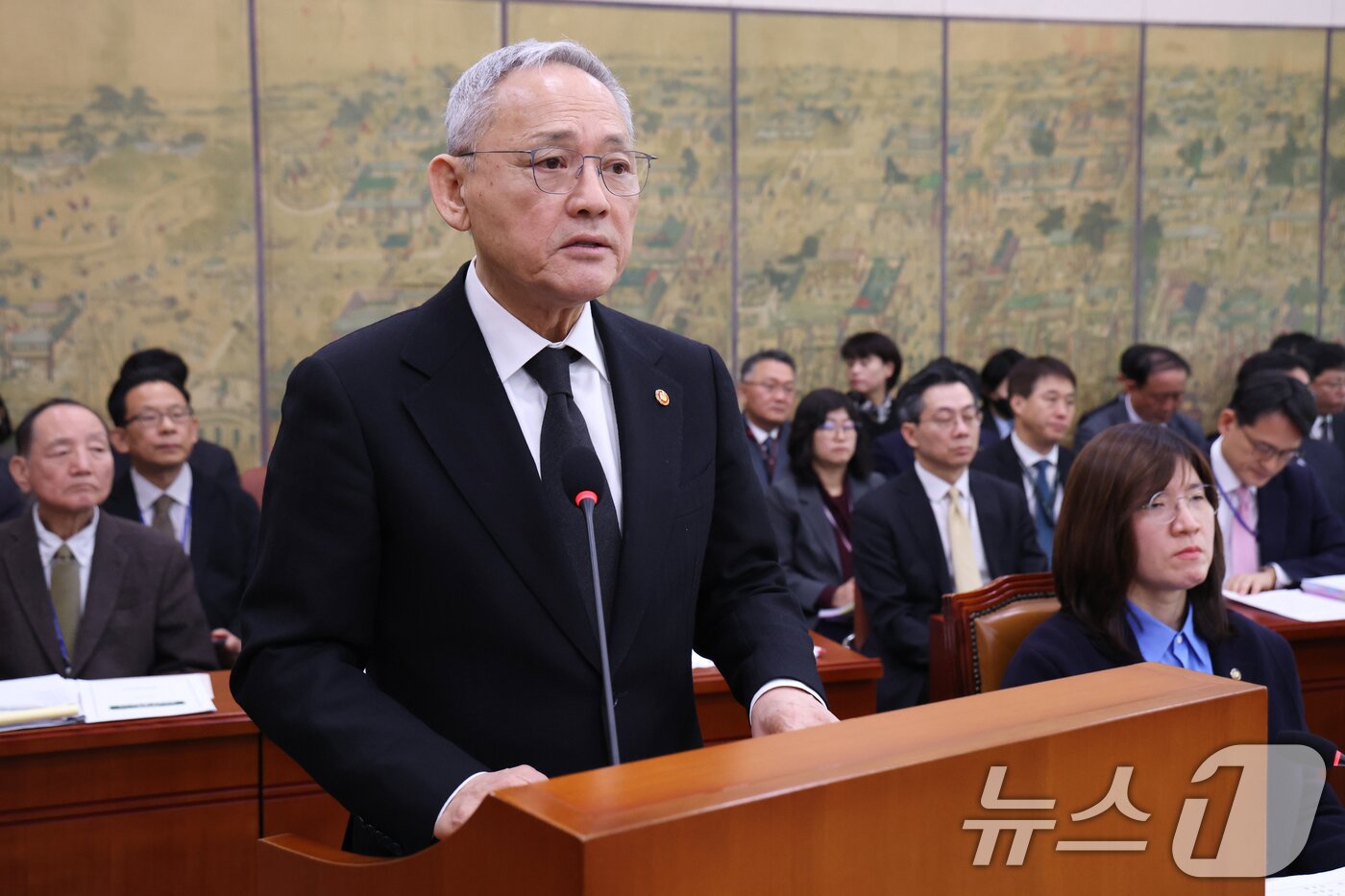 본문 이미지 - 유인촌 문화체육관광부장관이 5일 오전 서울 여의도 국회에서 열린 문화체육관광위원회 전체회의에 출석해 발언하고 있다. 2025.3.5/뉴스1 ⓒ News1 이광호 기자