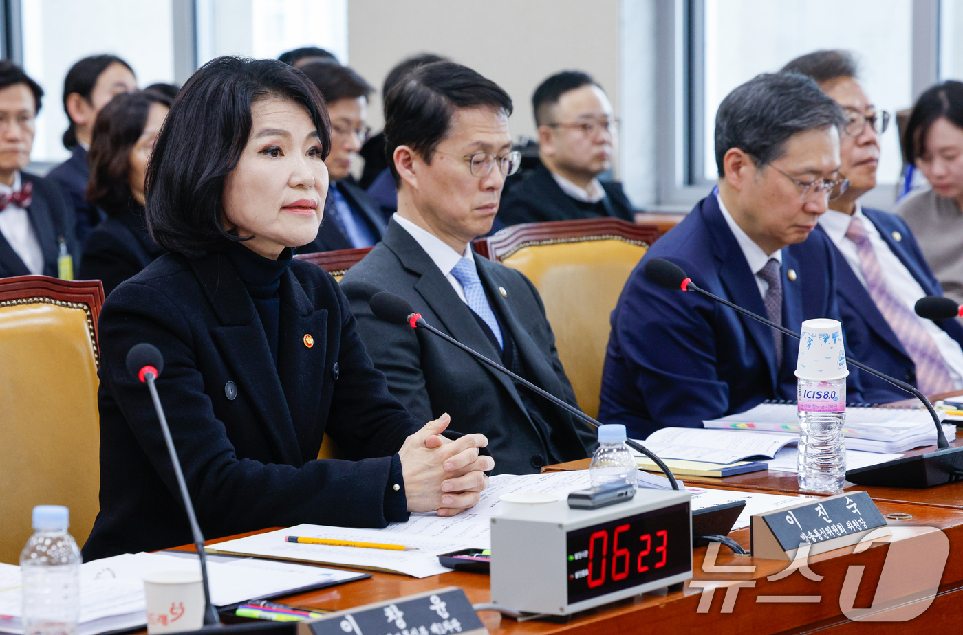 (서울=뉴스1) 안은나 기자 = 이진숙 방송통신위원회 위원장이 5일 서울 여의도 국회에서 열린 제423회 국회(임시회) 제1차 과학기술정보방송통신위원회 전체회의에 출석해 현안 질의 …