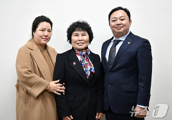 '부모부터 며느리까지' 일가족 6명이 메이저 바카라사이트 장난감 동문 눈길