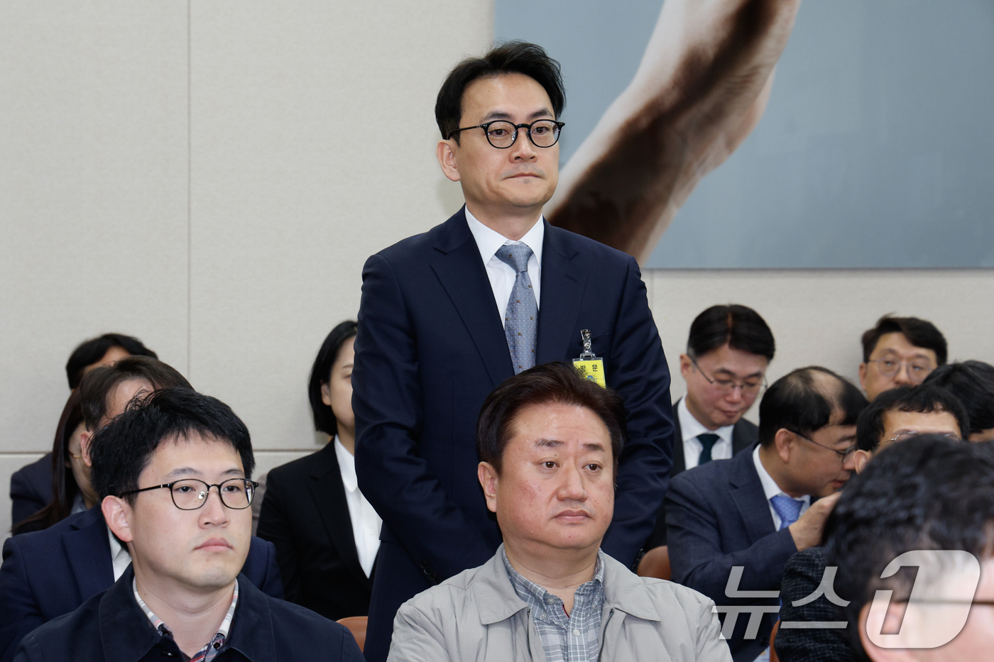 (서울=뉴스1) 안은나 기자 = 임광욱 카카오 콘텐츠CIC미디어담당 성과리더가 5일 서울 여의도 국회에서 열린 제423회 국회(임시회) 제1차 과학기술정보방송통신위원회 전체회의에 …