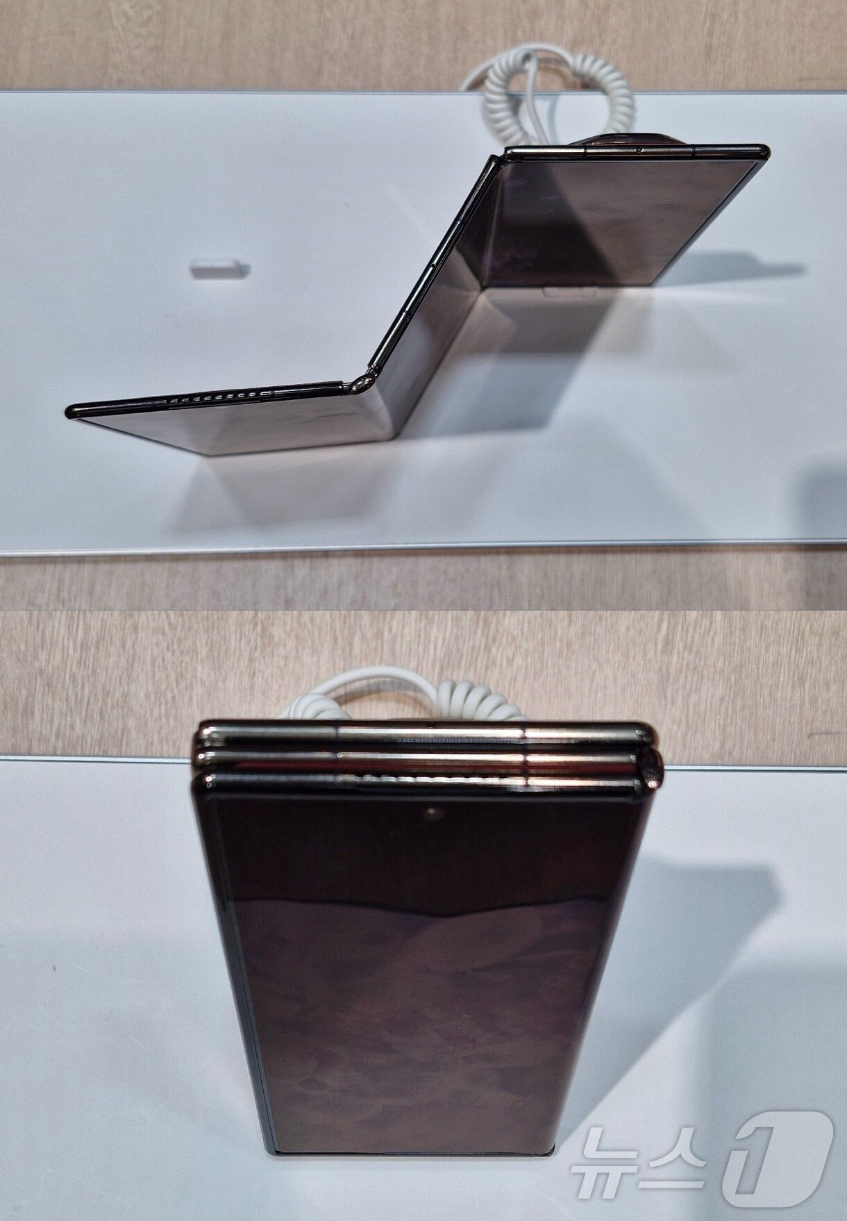 본문 이미지 - 화웨이의 트리폴드폰 &#39;메이트 XT&#39;를 펼친 모습&#40;위&#41;과 모두 접은 모습&#40;아래&#41;. 2025.03.05. ⓒ 뉴스1 신은빈 기자