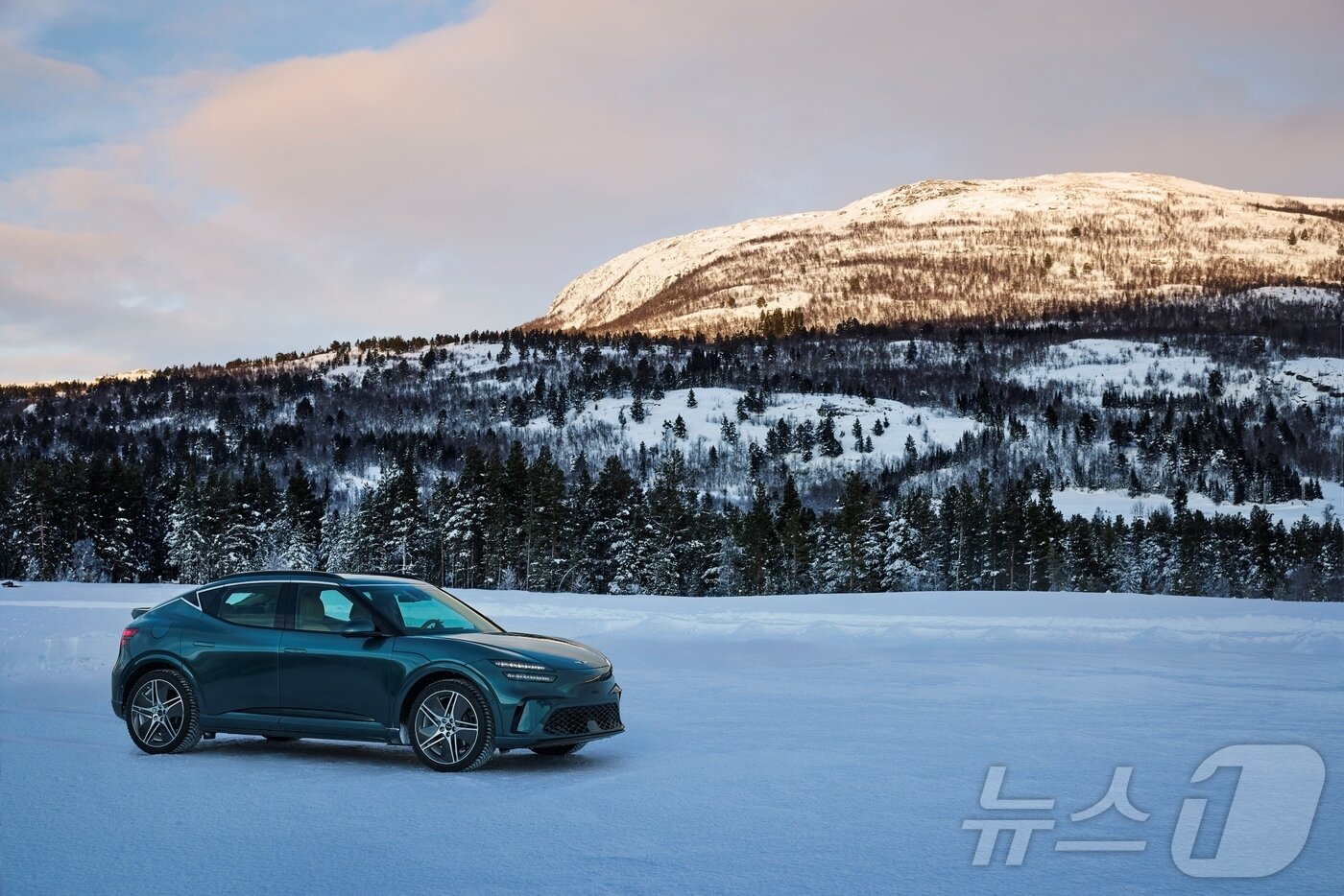 본문 이미지 -  제네시스 GV60 부분변경 모델.(제네시스 제공) 