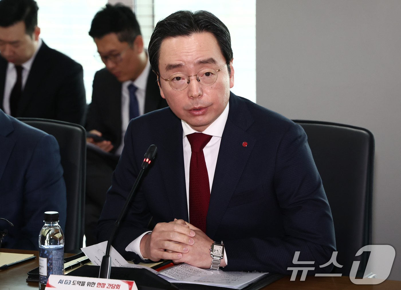 (서울=뉴스1) 김민지 기자 = 박준성 LG 부사장이 6일 오전 서울 강서구 LG AI연구원에서 열린 'AI G3 도약을 위한 현장 간담회'에서 인사말을 하고 있다. 2025.3. …