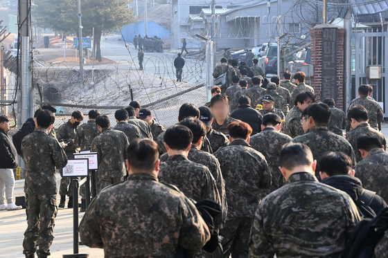"생수 한 병 주고 30도 땡볕서 3시간"…'20대 예비군 사망' 훈련 참석자 증언