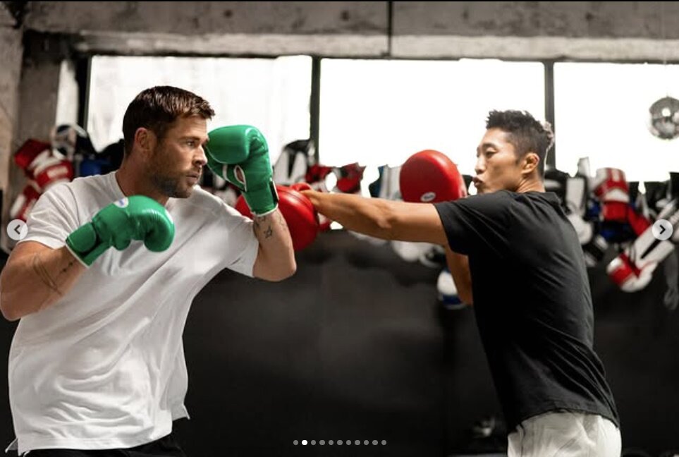 본문 이미지 - 크리스 햄스워스 인스타그램 캡처