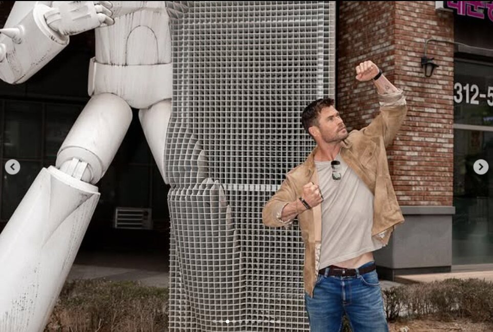 본문 이미지 - 크리스 햄스워스 인스타그램 캡처