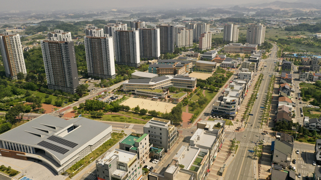 통근버스 운영중단 충북 혁신도시 직원들 "결국 정주 여건"