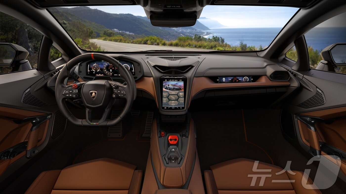 본문 이미지 - 람보르기니는 테메라리오 실내 