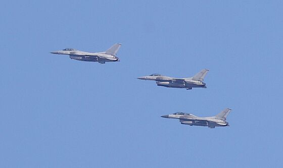 [속보] 전투기 오폭에 멈춘 軍 실사격 훈련, 단계적 재개