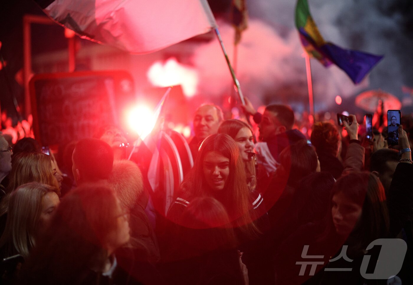 본문 이미지 - 지난 달 28일(현지시간) 세르비아 니슈에서 대학생들이 시위하는 모습. 2025. 3. 6 ⓒ 로이터=뉴스1 ⓒ News1 박우영 기자