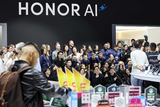 '칩플레이션' 中도 강타…3월 출격 스마트폰 최소 20만원 오른다