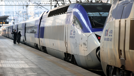 경부고속선 대전~영동역 상행선 한때 신호장애…고속열차 12대 지연