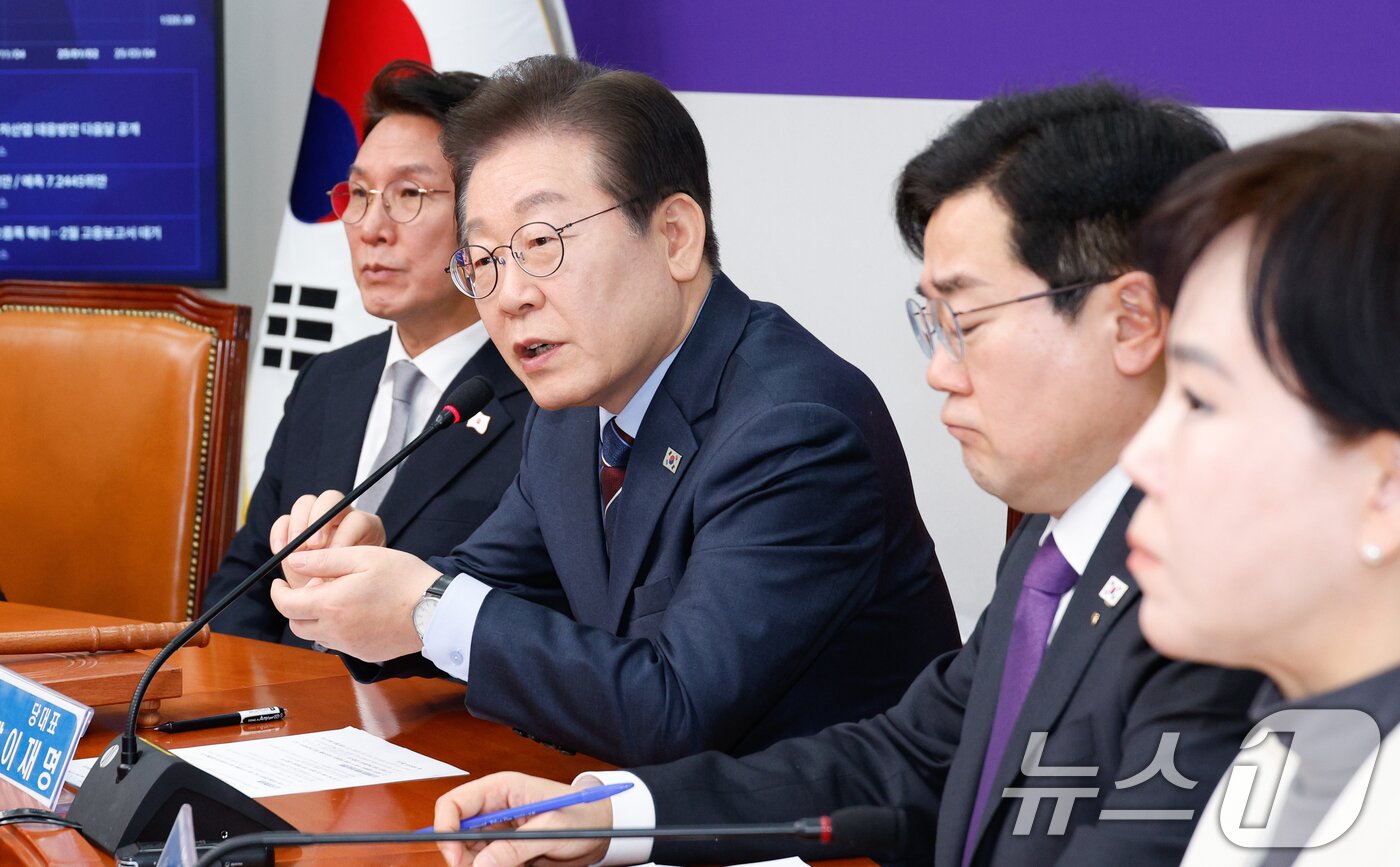 본문 이미지 - 이재명 더불어민주당 대표가 7일 오전 서울 여의도 국회에서 열린 최고위원회의에 참석해 발언하고 있다. 2025.3.7/뉴스1 ⓒ News1 안은나 기자