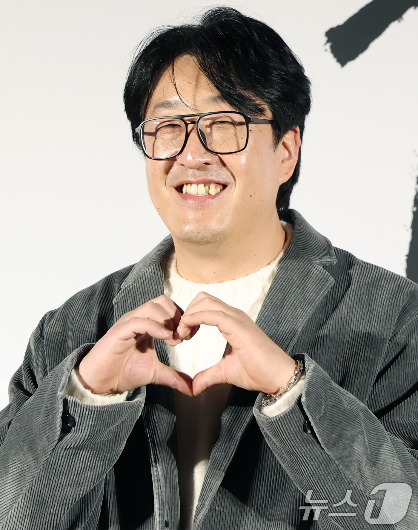 (서울=뉴스1) 권현진 기자 = 배우 현봉식이 7일 서울 용산구 CGV용산아이파크몰에서 열린 영화 '승부‘(감독 김형주) 제작보고회에 참석해 포즈를 취하고 있다.'승부'는 대한민국 …