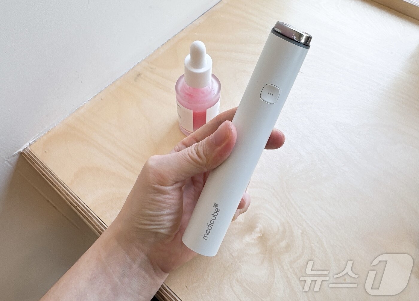 본문 이미지 - 에이피알 메디큐브 에이지알 부스터 프로 미니 ⓒ News1 이민주 기자