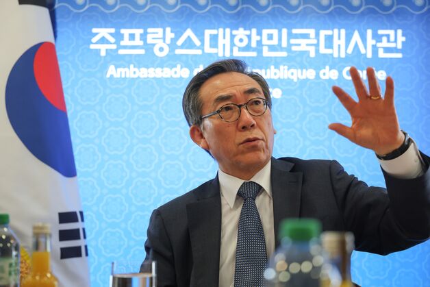 [뉴스1 PICK]폴란드·佛 방문 조태열, "격변하는 유럽 안보질서에 韓 역할 늘릴 것"