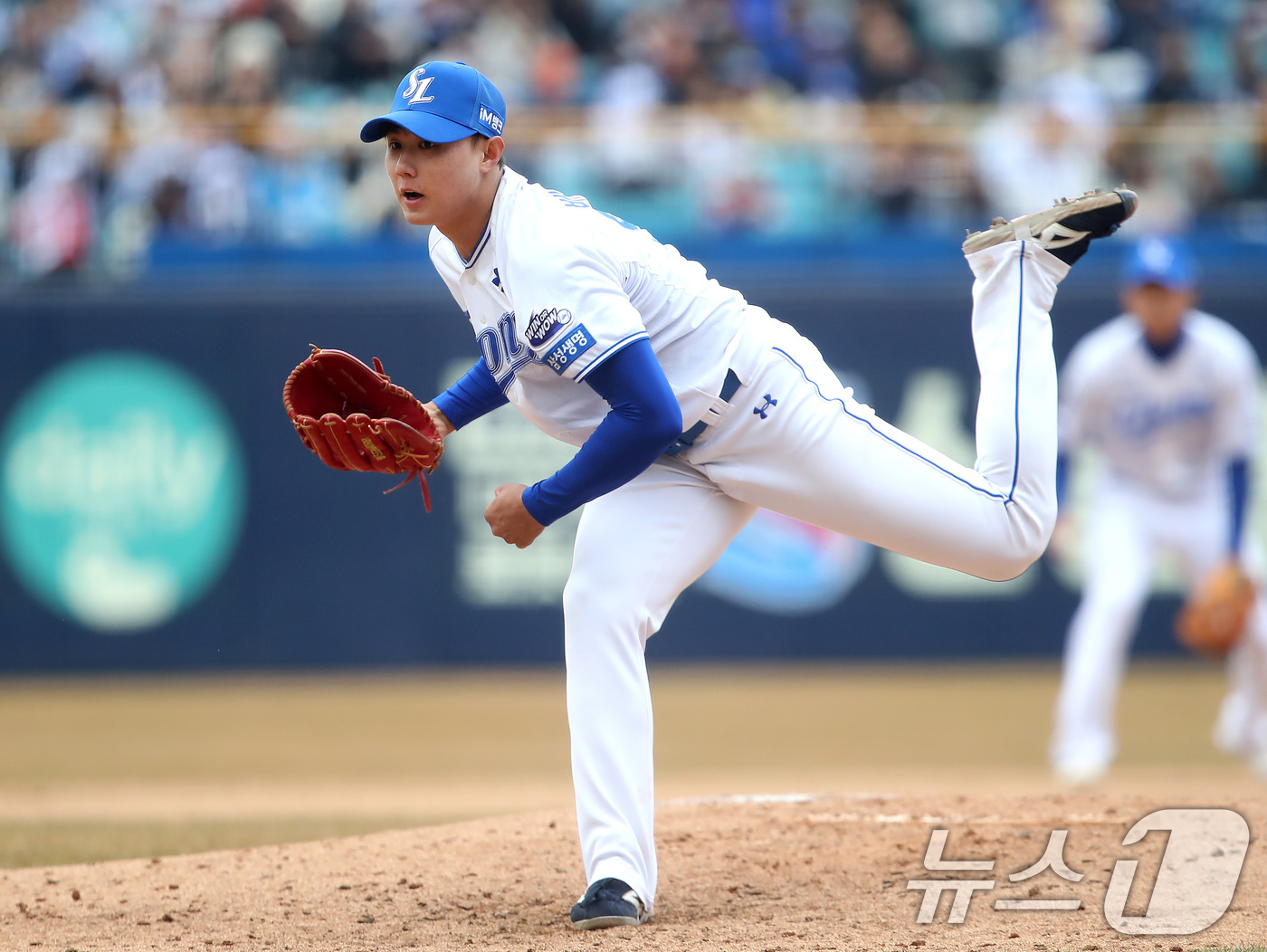 (대구=뉴스1) 공정식 기자 = 8일 오후 대구 삼성라이온즈파크에서 열린 프로야구 '2025 신한 SOL 뱅크 KBO 리그' SSG 랜더스와 삼성 라이온즈의 시범경기, 6회초 마운 …