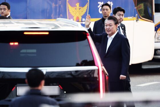尹 운명의 한주, 관저에서 침묵…용산은 '각하' 기대감