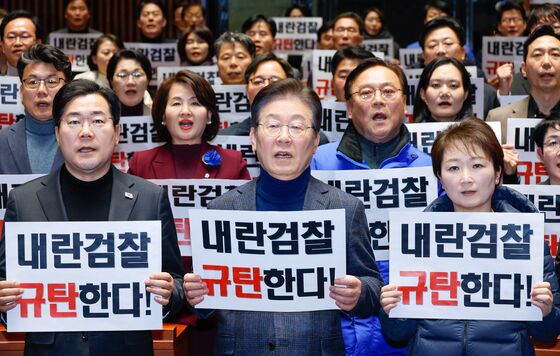 이언주 "尹 탄핵 지연되는 나라서 배지 의미 없어…총사퇴하자"