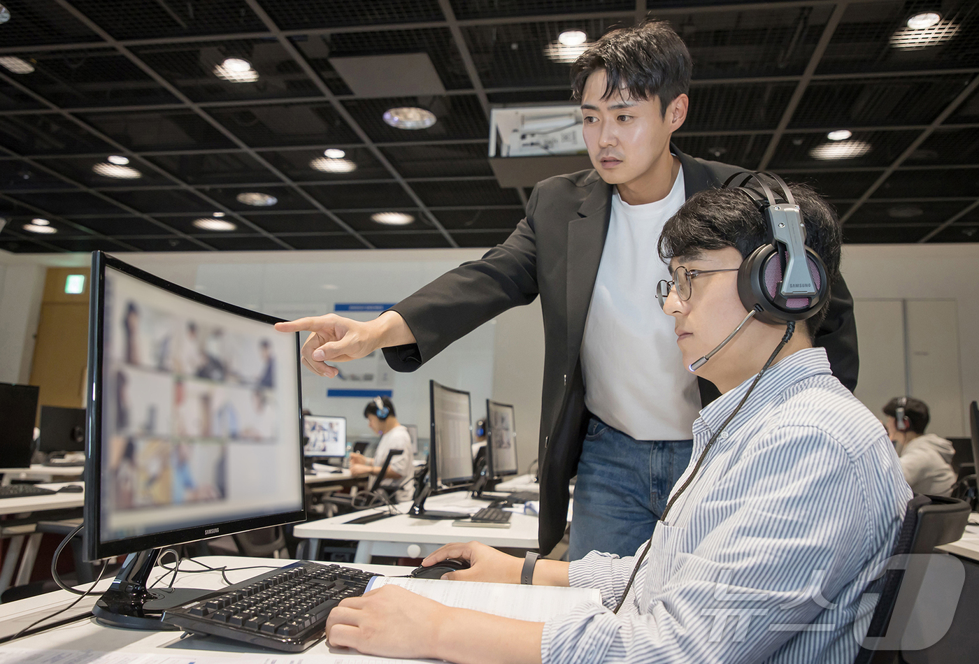 (서울=뉴스1) = 삼성은 미래 먹거리를 책임질 우수 인재를 확보하고 청년들에게 공정한 취업기회를 제공하기 위해 오는 10일부터 올해 상반기 공채를 실시할 계획이다.사진은 지난 2 …