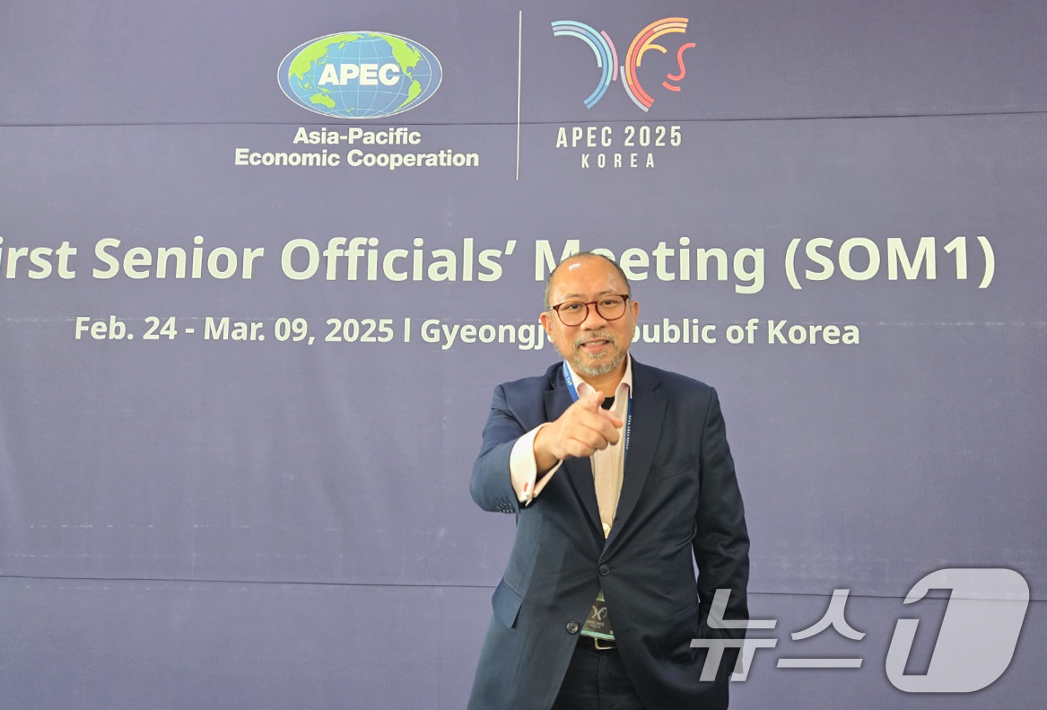 (경주=뉴스1) 정윤영 기자 = 에드와르도 페드로사 APEC 사무국장이 9일 경북 경주 경주화백컨벤션센터(HICO) 센터에서 열린 APEC 제1차 고위관리회의(SOM1) 결과 브리 …