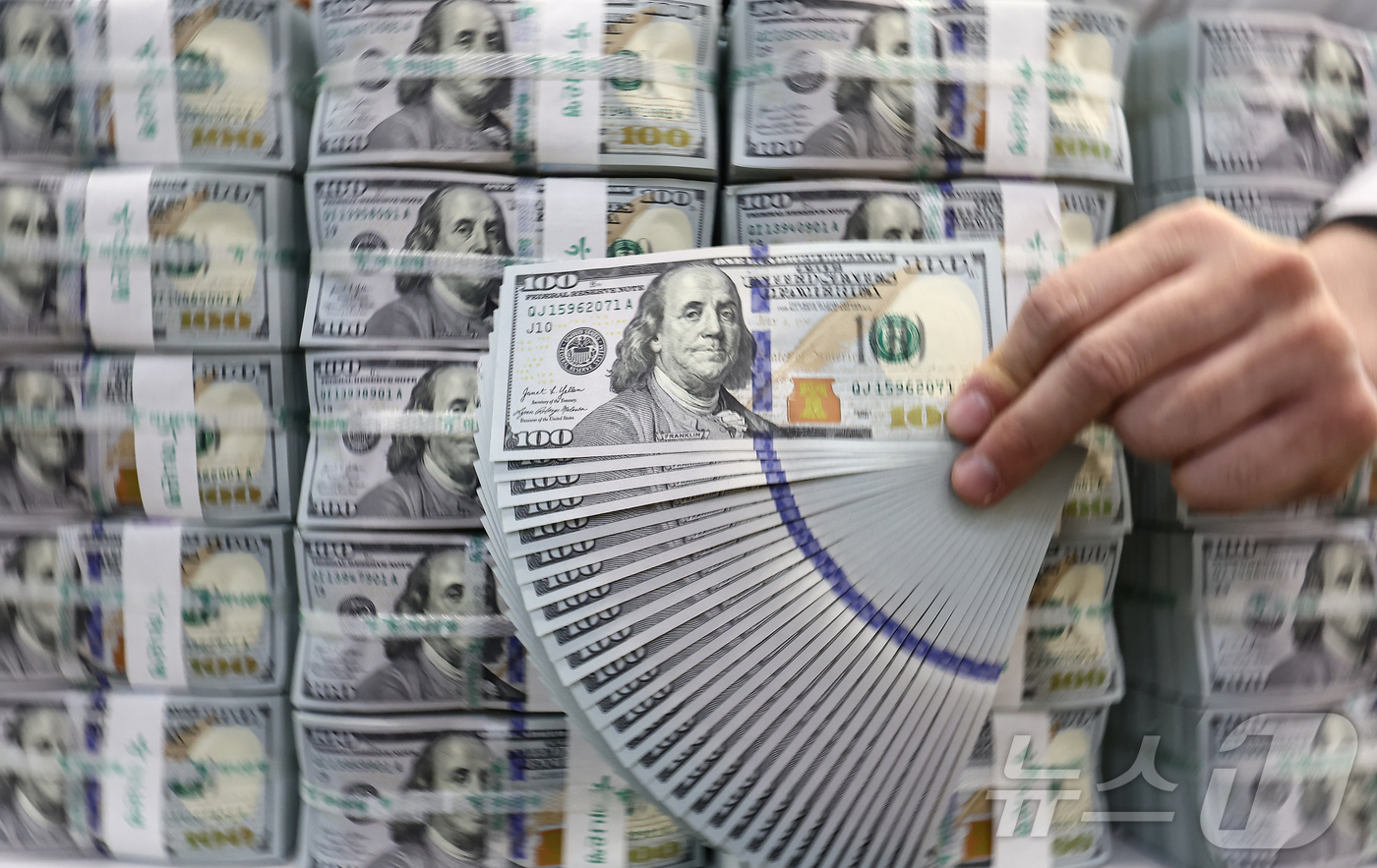 원달러 환율, 금융위기 이후 16년 만에 최고치 - 뉴스1