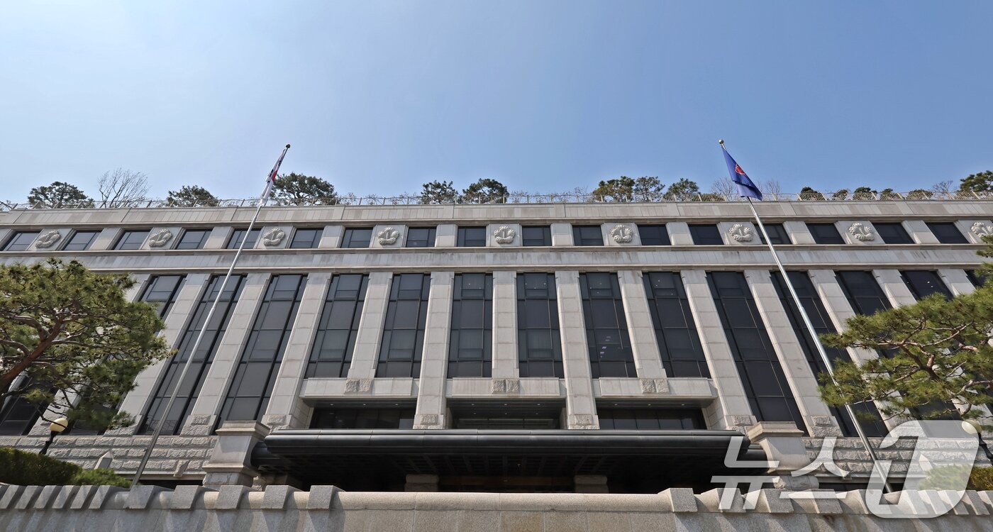 본문 이미지 - 서울 종로구 헌법재판소의 모습.  2025.4.1 ⓒ 뉴스1 장수영 기자