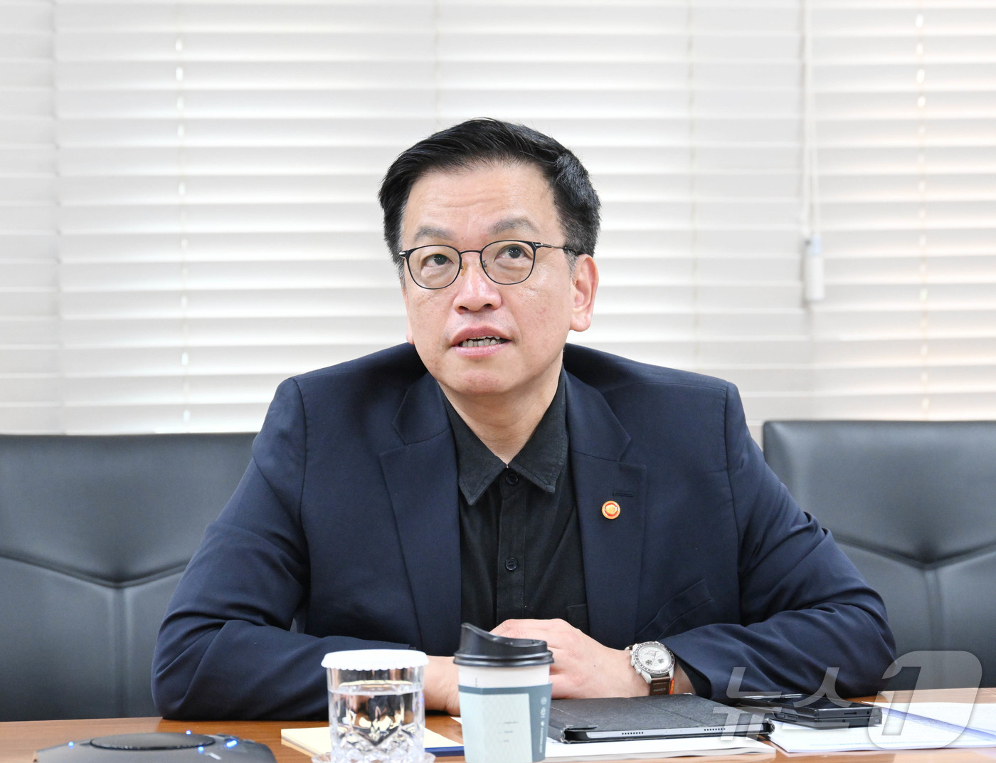 (서울=뉴스1) 박정호 기자 = 최상목 부총리 겸 기획재정부 장관이 10일 서울 종로구 정부서울청사에서 열린 재정경제금융관 회의를 화상으로 주재하고 있다. (기획재정부 제공. 재판 …